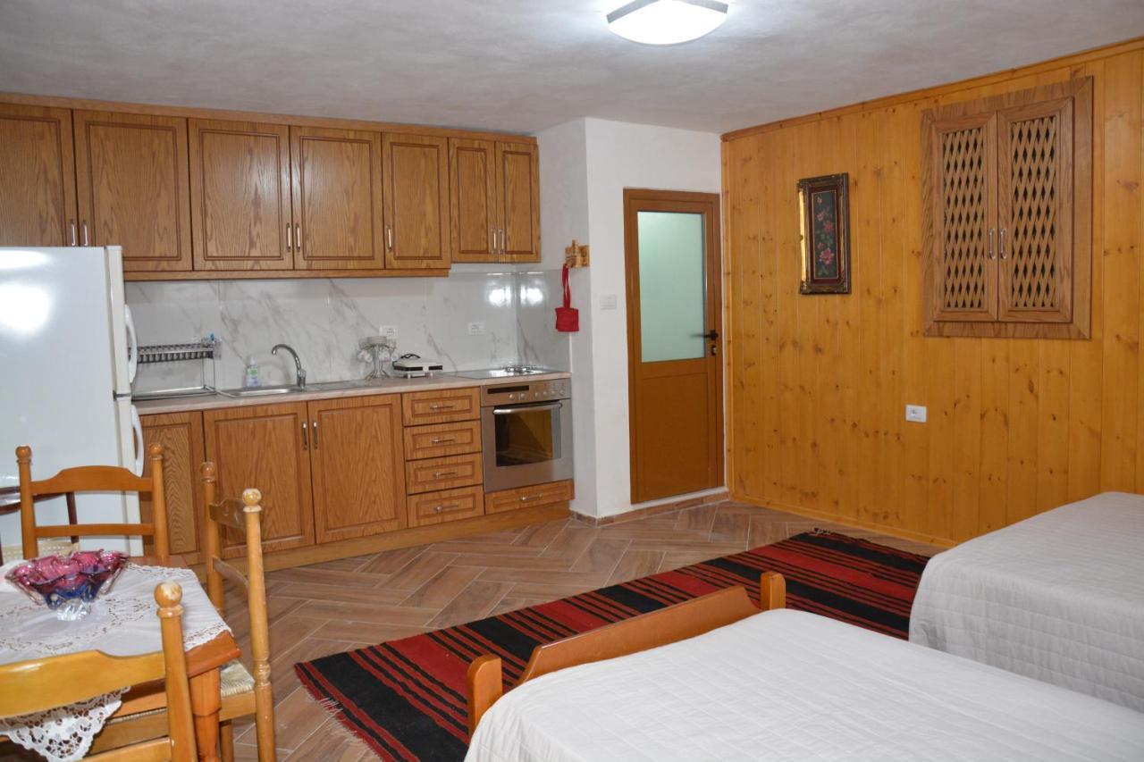 Guest House Memushi Gjirokastër 외부 사진